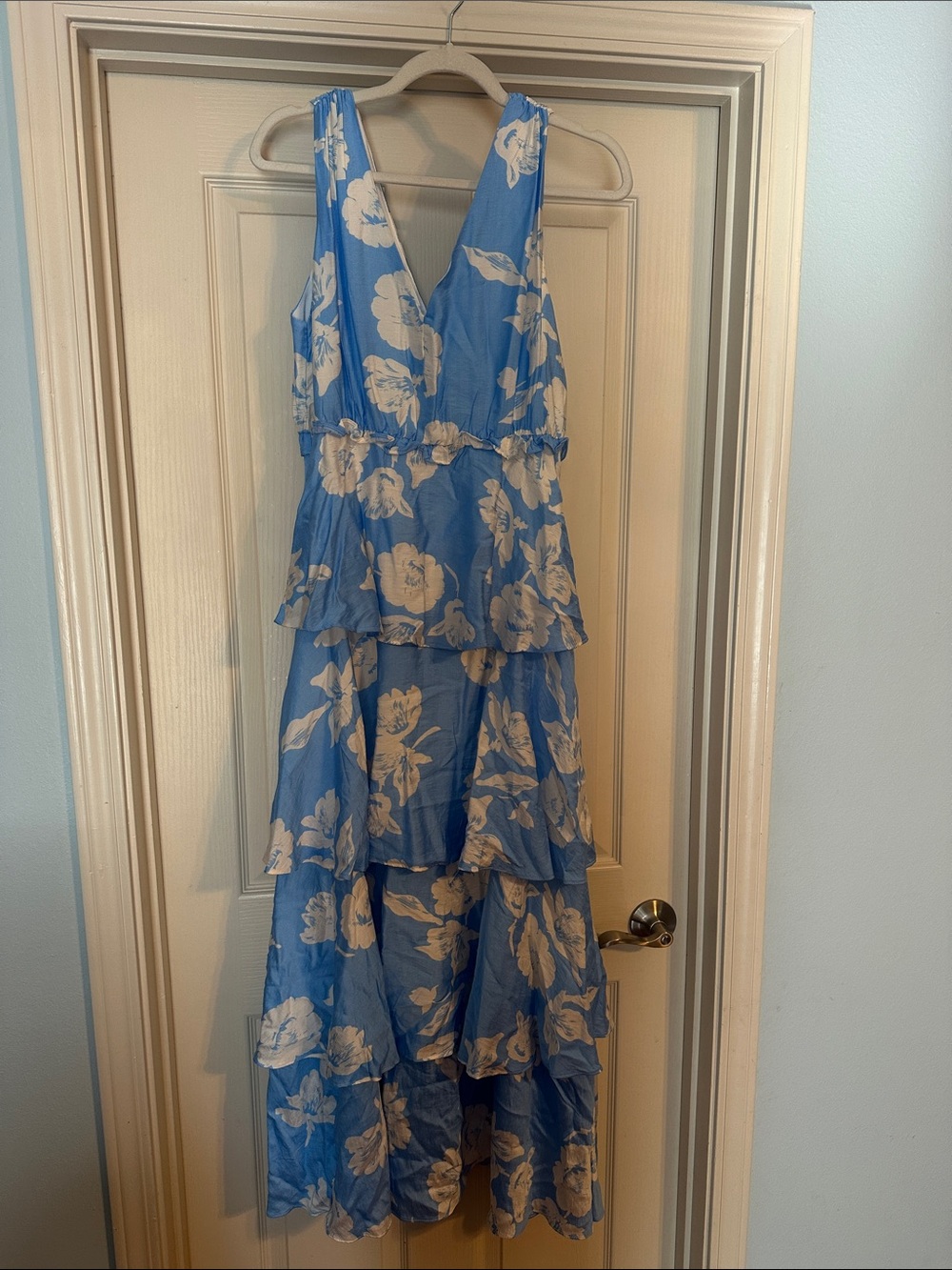 THML Blue and White Floral High-Low Tiered Maxi Dress